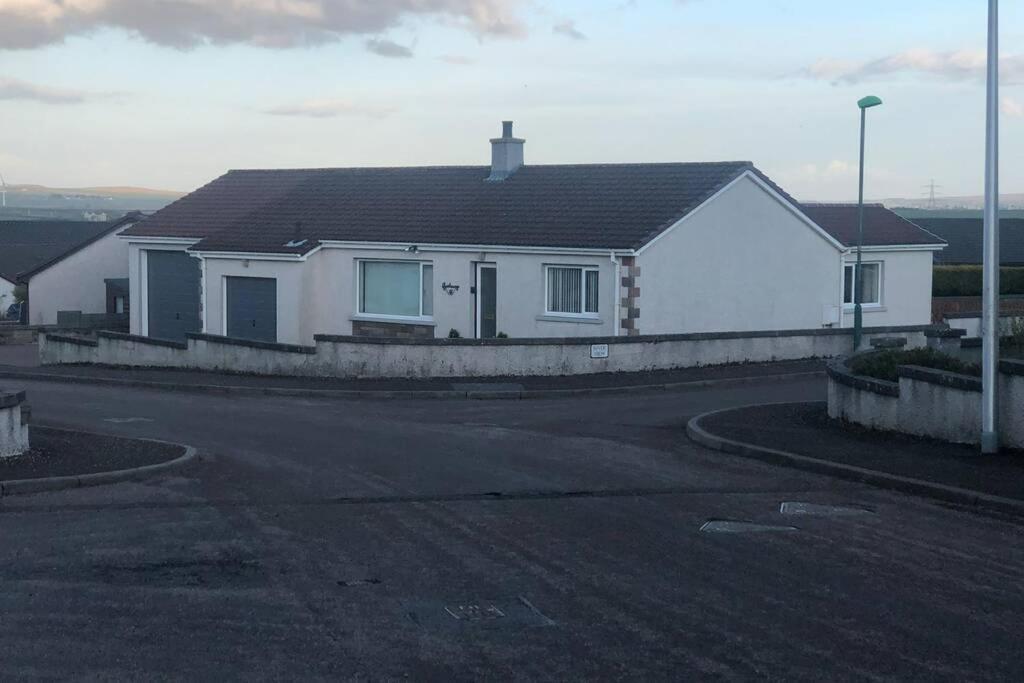 Two Bed Bungalow With Garage And Hot Tub Appartement Thurso Buitenkant foto